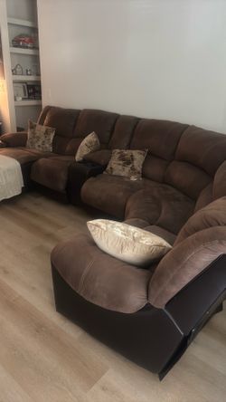 Brown Reclining Sectional Sofa – Very Comfortable & Great Condition