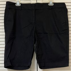 Ann Taylor Women’s Black Bermuda Boardwalk Short - Size 14 - VGUC