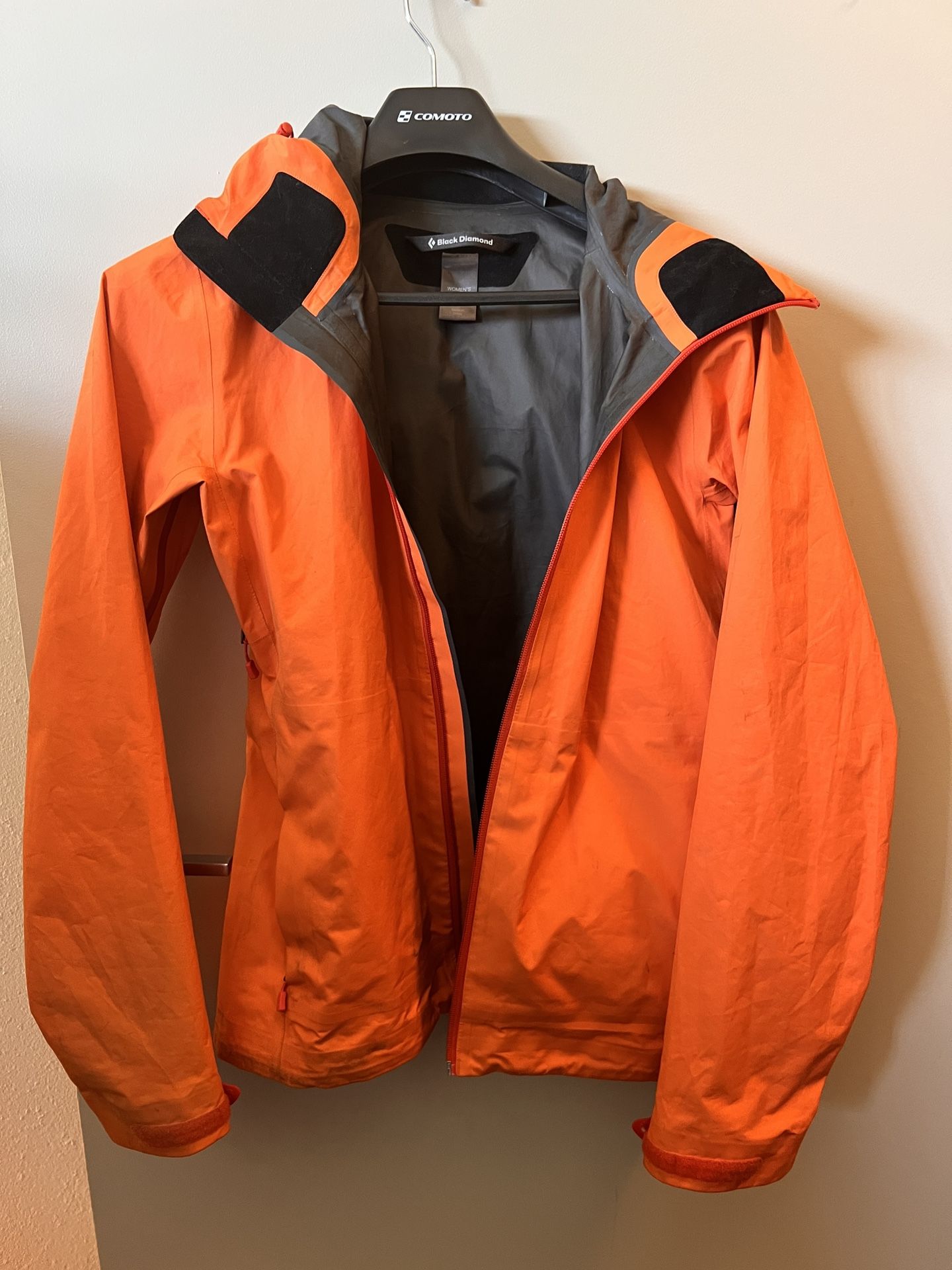 Women's small black diamond Goretex Rain Shell