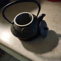 Old Tea Pot 