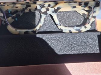 Huge Selection of Eyewear! 😎