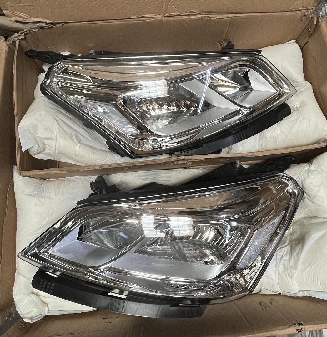 LA Zona Auto Parts 2013 to 2017 Chevy Traverse Chrome Headlights Luces Micas Calaveras Faros Cromados 