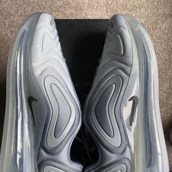 Nike Air Max 720- MENS SIZE 10.5- (AO2924-002)