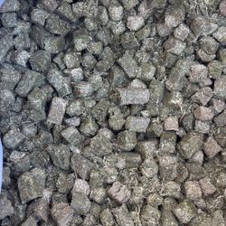 Alfalfa Cubes With Grain. Alfalfa