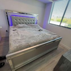 Silver Queen Bed 