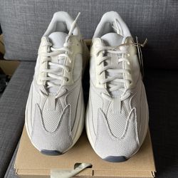 Adidas Yeezy Boost 700 (Analog) Size 8M 