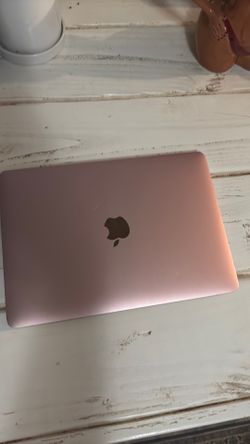 Apple laptop