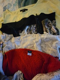 Selling as a bundle summer tank tops sizes large to xl