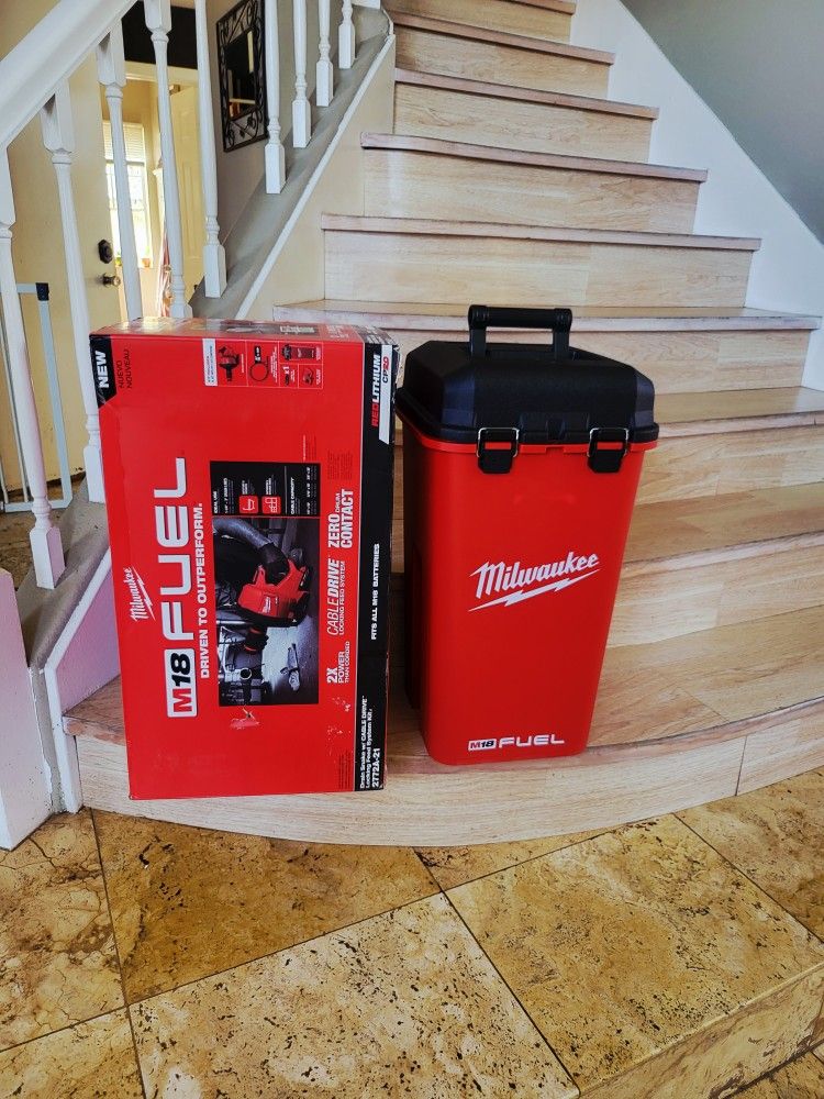 Milwaukee FUEL 18-Volt Lithium-Iron Cordless Plumbing Drain Snake Auger Kit with w/ CABLE DRIVE & 5/16 in. x 35 ft. Cable