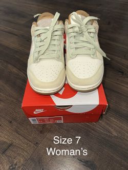Size 7 (Women’s) - Nike Dunk Low