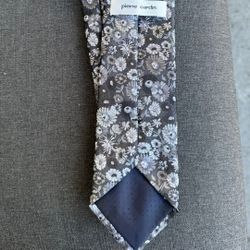 Pierre Cardin 100% Silk Floral Tie – Silver & Black Pattern