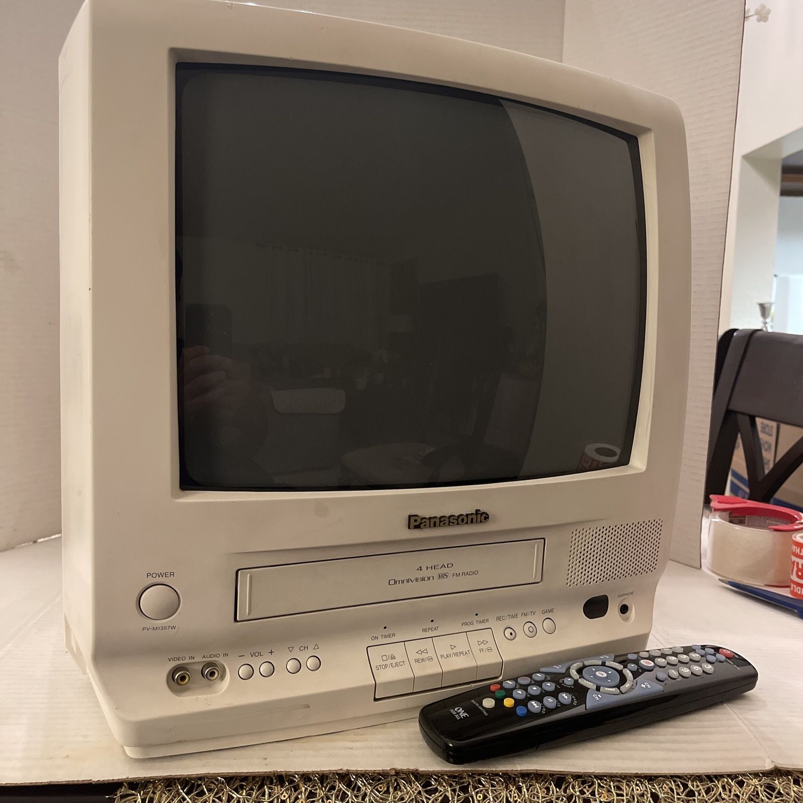 Panasonic White 13" Color Gaming TV VCR Combo FM Radio VHS W/ Remote PV-M1357W