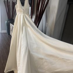 Wedding Dress Never Worn