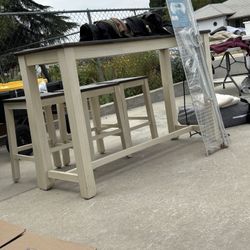 Bar Table Set with 2 Stools 