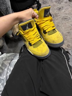 Lighting yellow jordan 4(woman)