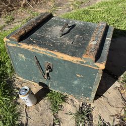 Vintage wood crate trunk