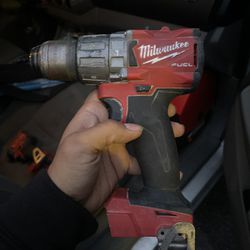 Milwaukee M18 Fuel Hammer Drill Driver