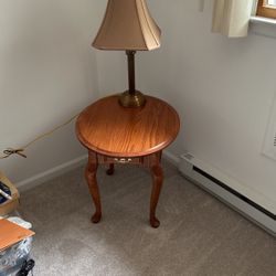 Corner Table With Lamp