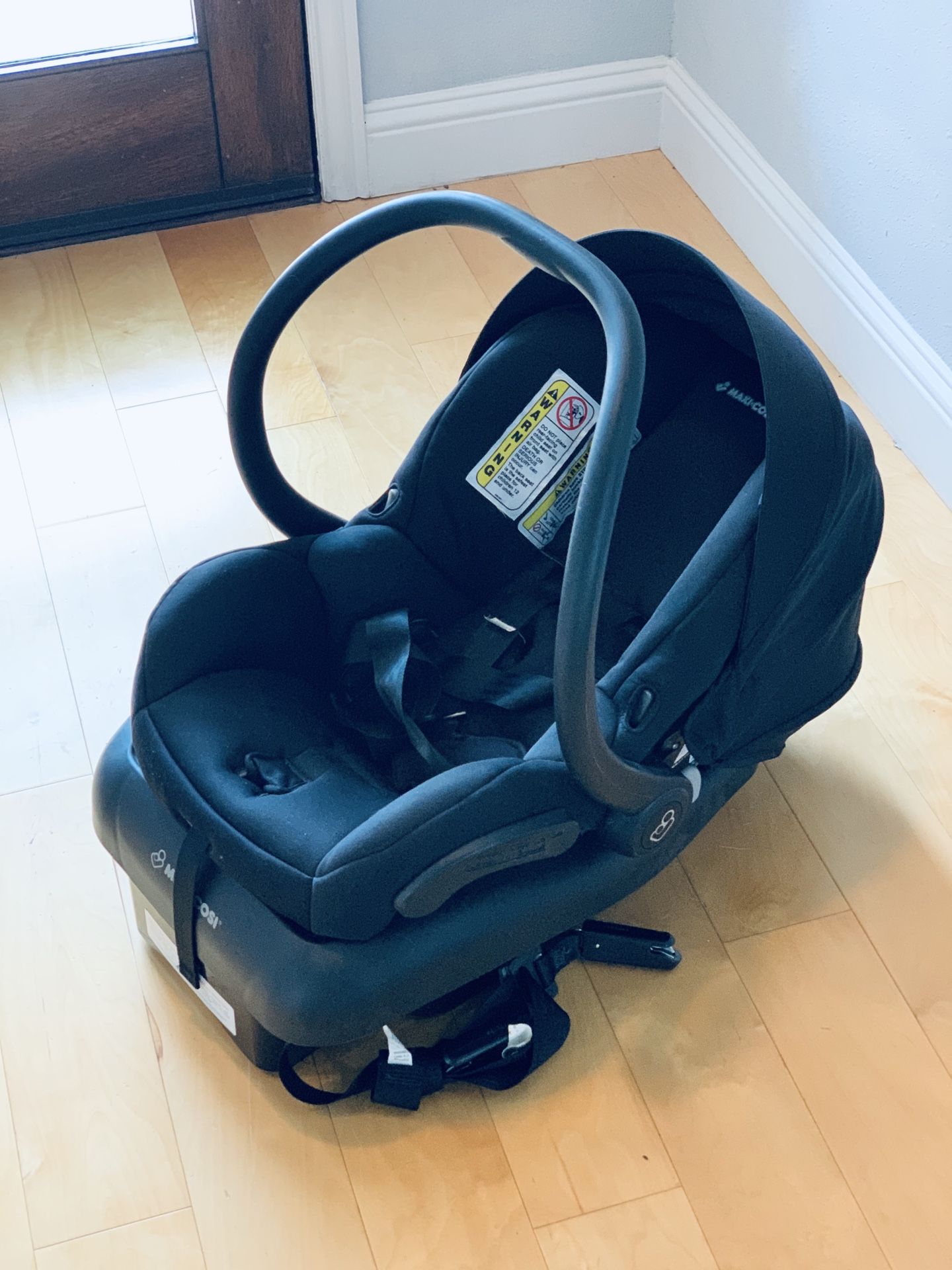 Infant Car Seat - Maxi Cosi - Two Available