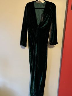 green long sleeve evening dress Badgley Mischka Women's Sunburst Pleated Long Sleeved Gown - Green - Size 4 main image 0