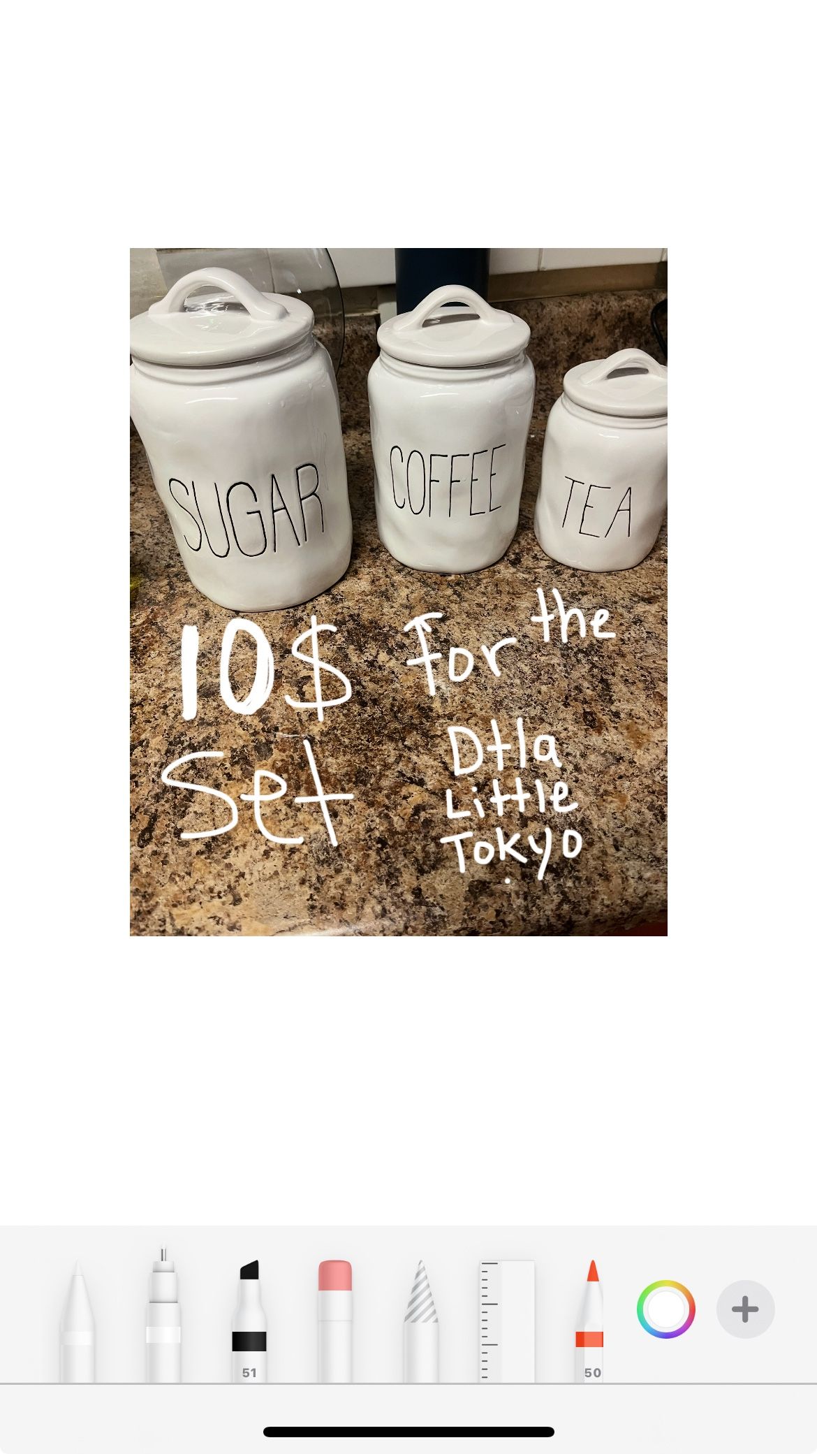 Set a beautiful condition kitchen canisters in excellent condition pick up downtown LA little Tokyo area $10 for all three