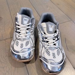 Bottega Veneta Orbit Shoes Size 10