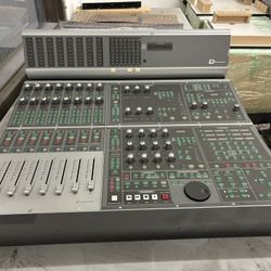 D Command 8 Fader Unit 