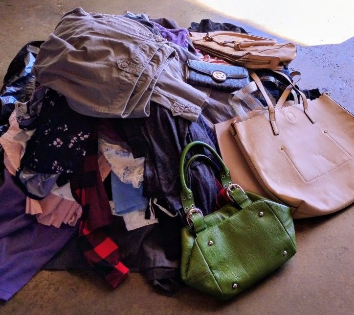 WOMEN'S CLOTHING / BRAS