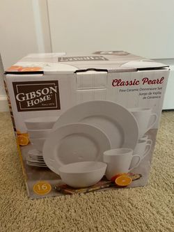 Gibson Home Classic Pearl 16-Piece Ceramic Dinnerware Set