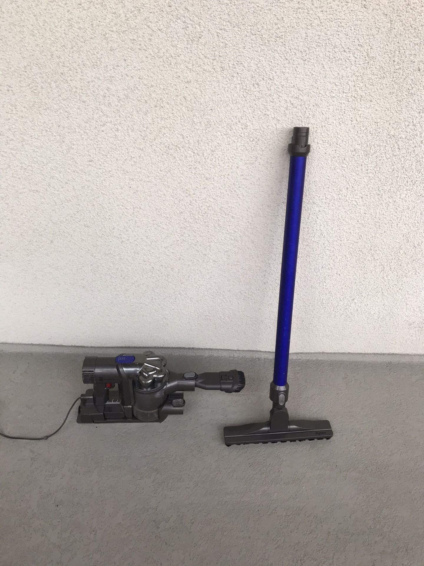 DYSON DC44 ANIMAL WIRELESS CORDLESS STICK VACUUM CLEANER
