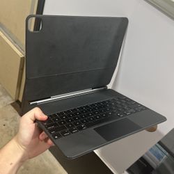 12.9 iPad Magic Keyboard Ready To Go 
