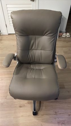 Executive comfy gaming chair.