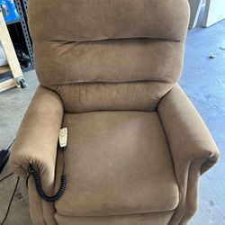 Recliner. Lifts from Sitting To Standing