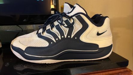 KD 18 size 9 1/2