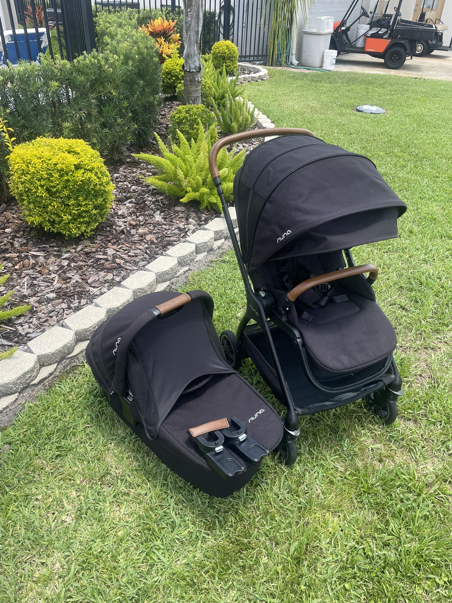 NUNA Triv stroller+LYTL bassinet+RARE adapters European bought