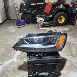 2011-2016 Volkswagen Jetta Headlights