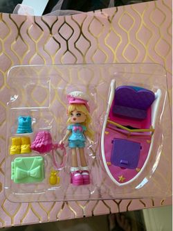 R oyale High Royale Boat - (1) Doll with 9 Mix & Match