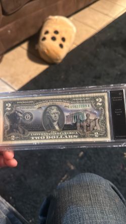 2 dollar Lincoln memorial uncirculated bill