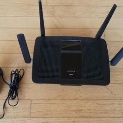 Linksys EA8500 Max-Stream 1733 Mbps 4-Port Gigabit Wireless AC Router AC2600 
