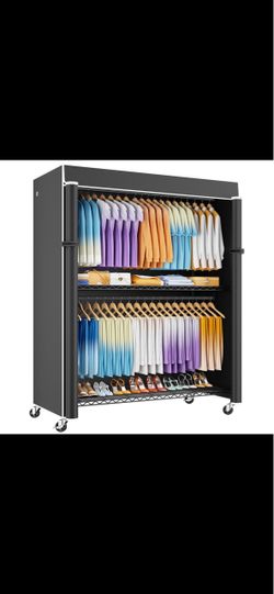 Rolling clothes rack