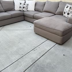 Sectional Couch 