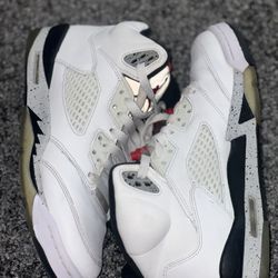 Jordan 5 Retro Fire Red Black Tongue