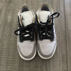 Jordan 1 Low Youth 