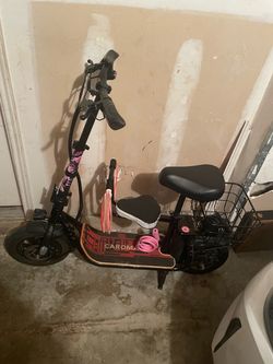 Electric Scooter with Removable Child Seat