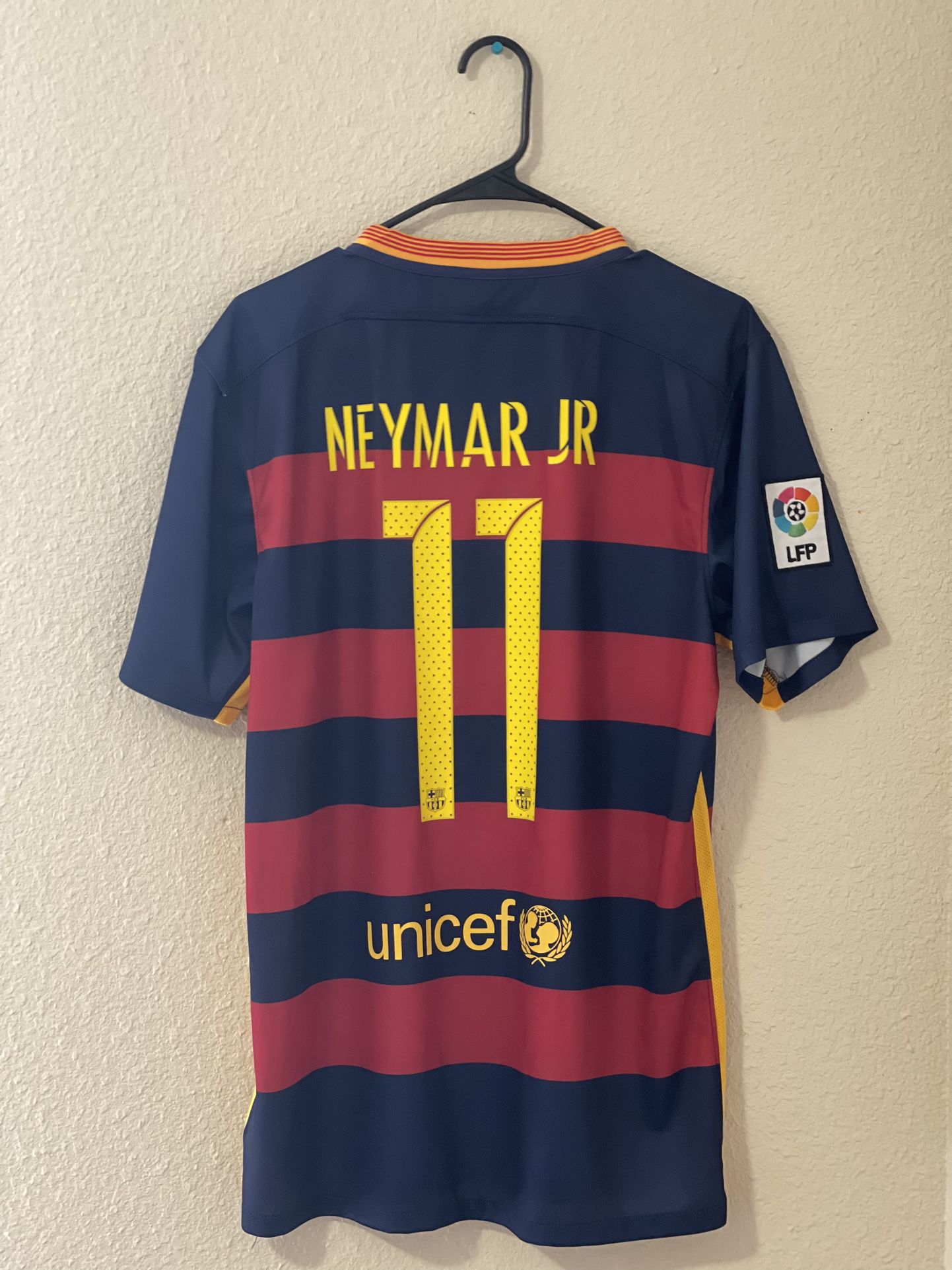 Komprimere Med andre band Beloved Authentic Neymar Jr Barcelona 2015/2016 Season Jersey L for Sale in Elk  Grove, CA - OfferUp