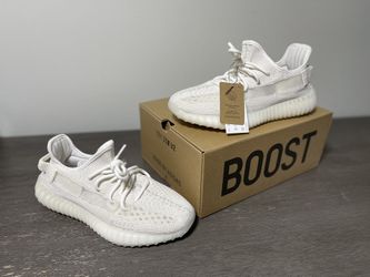Yeezy 350 V2 “Bone” Size 6 Brand New