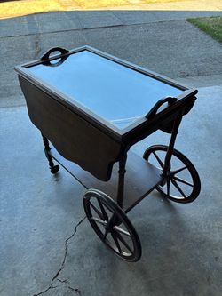 Vintage Tea Cart. Early 1900s. Great condition!