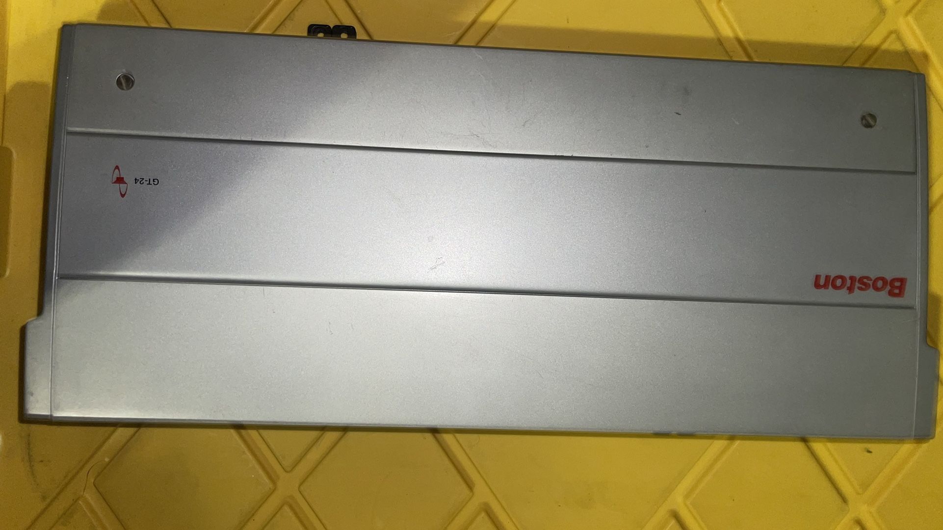 Boston Acoustics Gt 24. 900watt. RMS