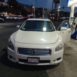 2012 NISSAN MAXIMA!. RUNS EXCELLENT,  190KMILES
