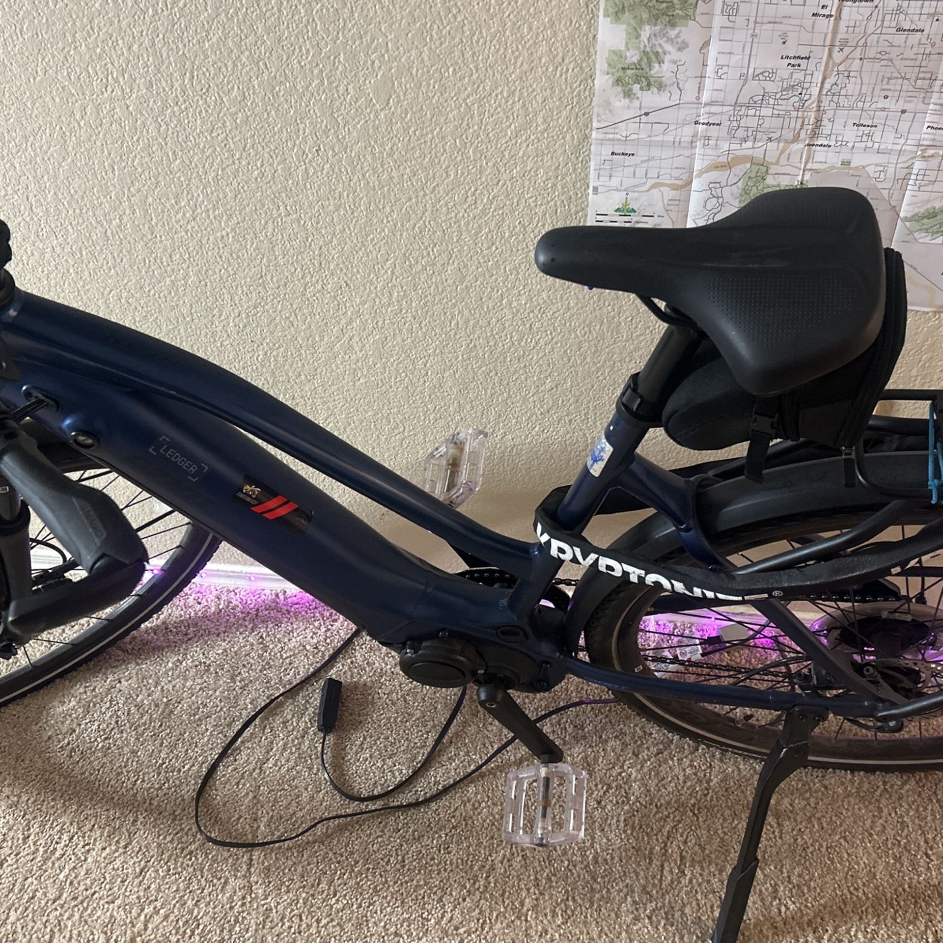 GIANT EXPLORER ELECTRIC BIKE
